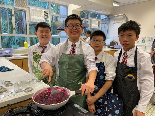3. STEAM Education: Jam making class organised by QK Kitchen, The Leisure and Cultural Services Department Science Promotional Unit