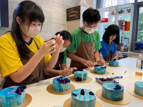 16a. Cake making course at Towngas Cooking Centre
