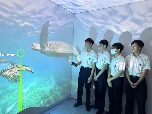 Showcased students’ project on Virtual Reality (VR)